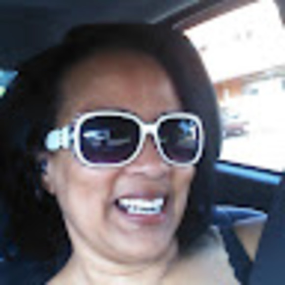 Meet your Posher, Joyce - Picture 1 of 1